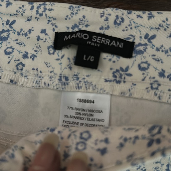 4 piece women’s lot of Spring/Summer Capris Cropped Pants Size 12/32/L - Picture 10 of 11